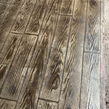 Wood-look ceramic tile