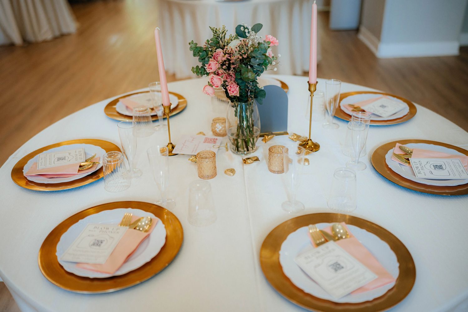 Gold & pink event table setting in Orem, UT. Elegant, simple, stunning center piece with candles