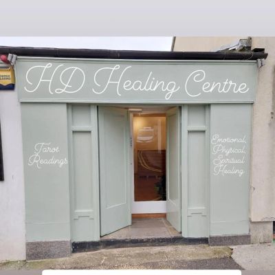 Front of HD Healing Centre offering tarot readings and energy healing and spiritual healing