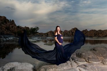 Maternity photographer
Outdoor maternity photos at Watson Lake