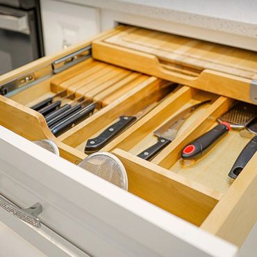 Cutting board and knives organizer