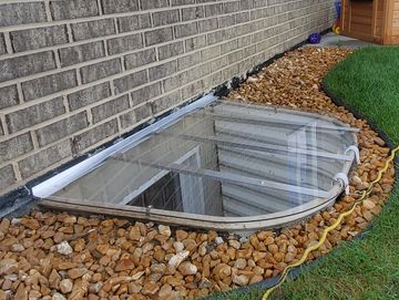 Window Well Cover made of polycarbonate