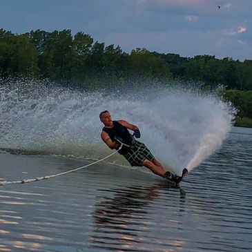 Water Skiing on a HO Sports Syndicate Works 01