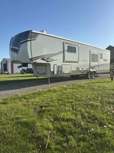 High End Camper Rental: The Pine Ridge Manor is perfect for 2 adults to enjoy a lovely getaway.