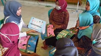 Midwife Putry Teaches Stuntng Prevention