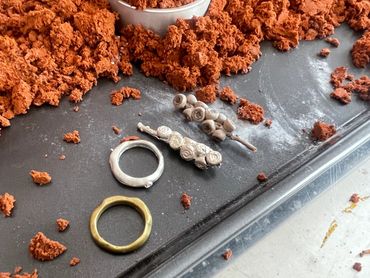 Sand casting gum nuts
