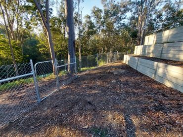 Galvanised 1.2m chainwire fence