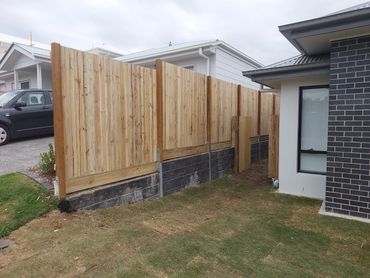 Exposed post single butted timber fence 1.8m