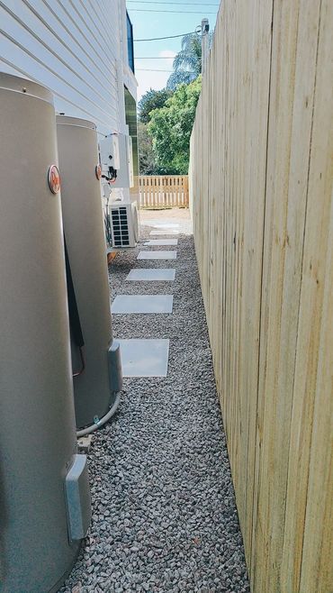 Single butted 1.8m timber fence