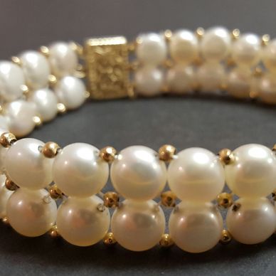 pearl bracelet