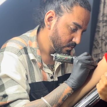 Sharad Kapoor
Master in Colour and Old School Tattoo