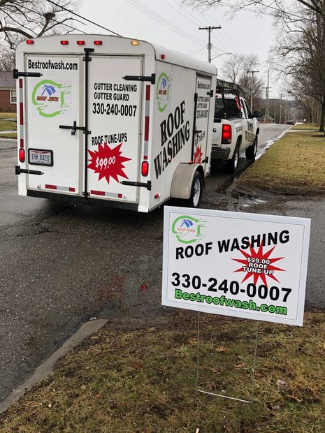 roof washing 
roof cleaning 
roof cleaning contractor 
soft wash 
low pressure cleaning
warren ohio