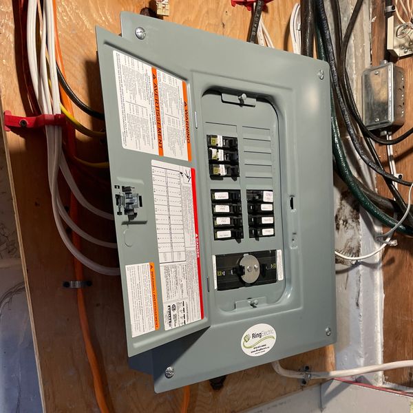 Manual generator transfer switch by licensed electrician Ottawa