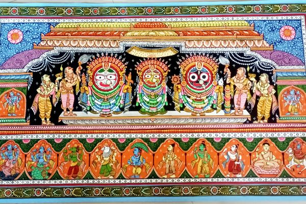 This hand-painted Pattachitra artwork beautifully portrays the Jagannath Sunavesa, showcasing Lord J
