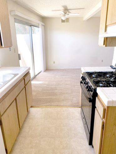 1 BR: KITCHEN