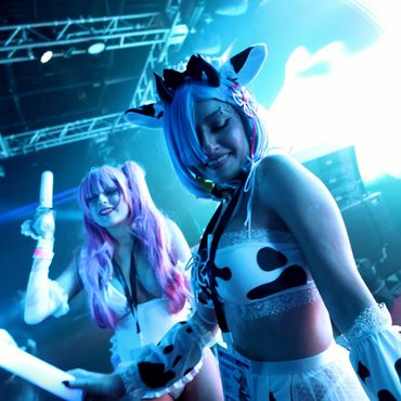 cosplay guest at the weebstop