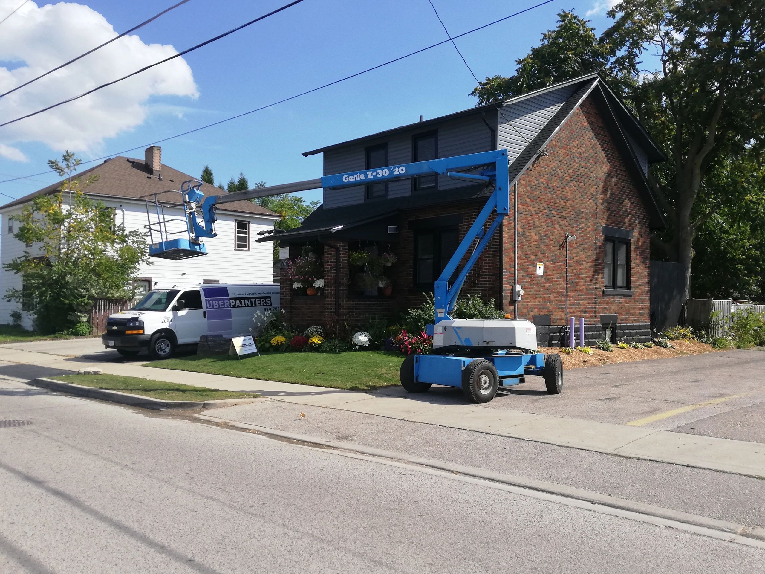 GENIE CRANE - Electric POWERED