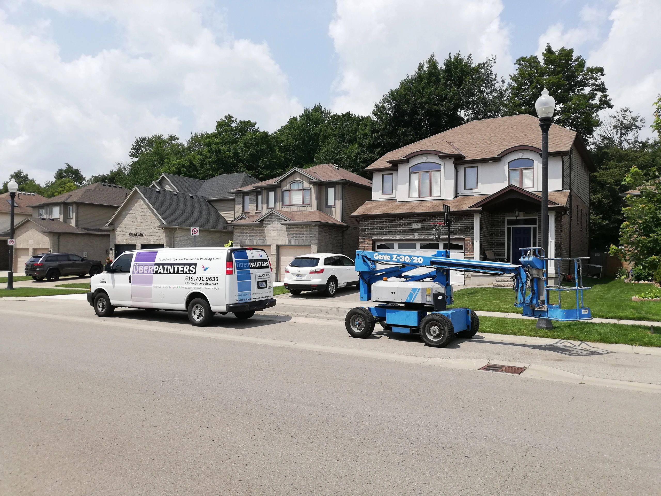 GENIE CRANE - GAS POWERED