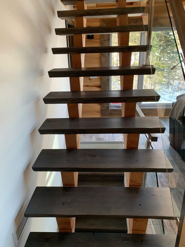 Travaux de peinture intérieure pour murs, plafonds et boiseries.