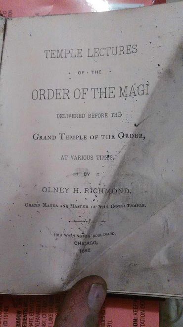 cardology.org - How Valuable are Cardology Books? A Contractor's Find Provides a Clue by Gina Jones