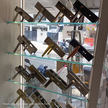 main door handles with lock