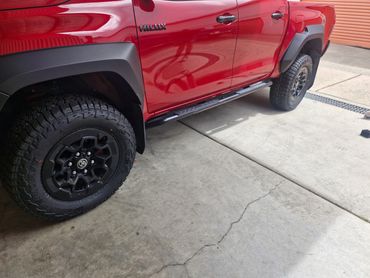 Another set of Wildpeaks on a red hot Hilux.