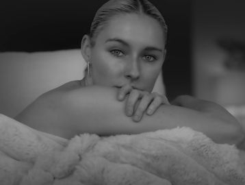 Private fine art nude sessions in Brisbane and the Whitsundays.