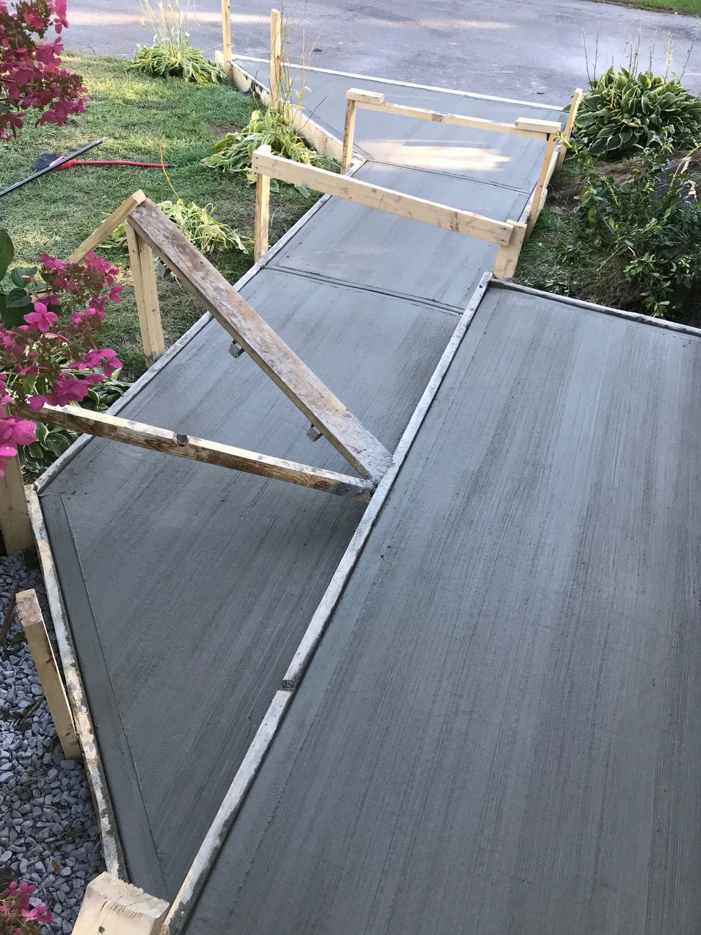 Coffrages de tout genres, un nouveau balcon d'entrée