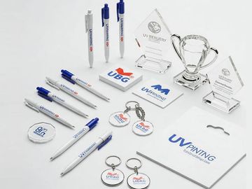 طباعة يوفي على المواد الإعلانية  المصمم العربي للإعلانات. UV printing  Arabic Designer Advertising