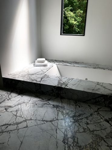 Stone floor: Marmi Natural Stone