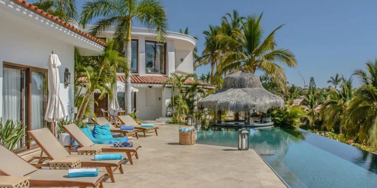 Private villas for rent, world-class services, and timeless experiences.