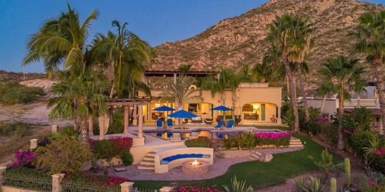 Cabo Real´s skyline and desert backdrop conjure luxury and relaxation.