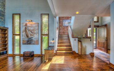 Entrance and stairway | Kansas