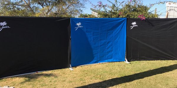 Currently available in black or blue screens