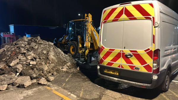 Jcb3cx, transit van, groundworks