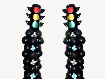 Traffic light made of balloons.