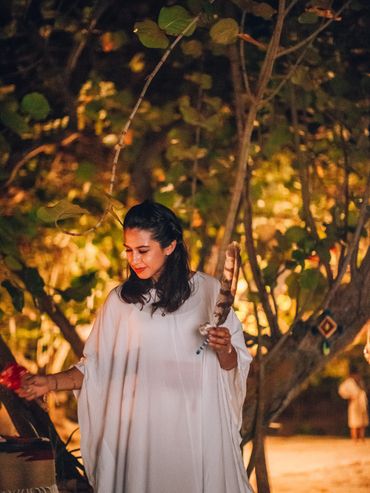 Medicine Woman 
Honey Ceremony 
Cultural & Wellbeing  
Conscious travel 
Pachamamatzin.com