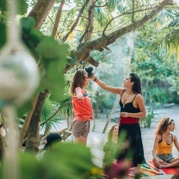 Only Women Traveling 
Cultural & Wellbeing  
Conscious travel 
Pachamamatzin.com