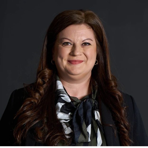 Meet Florentina Dumitru, Founder & Consultant.