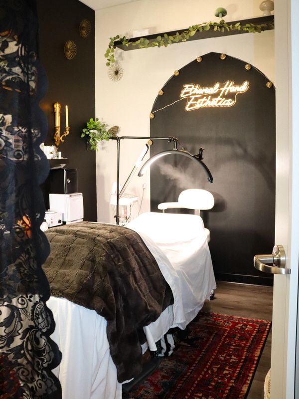 Studio space, Suite 142