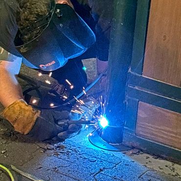 Ben welding gate hinge