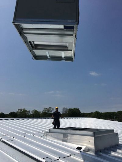 Contractor installation of a 25 ton HVAC Rooftop changeout in Suffolk County, New York. Long Islands top Commercial air conditioning systems.
