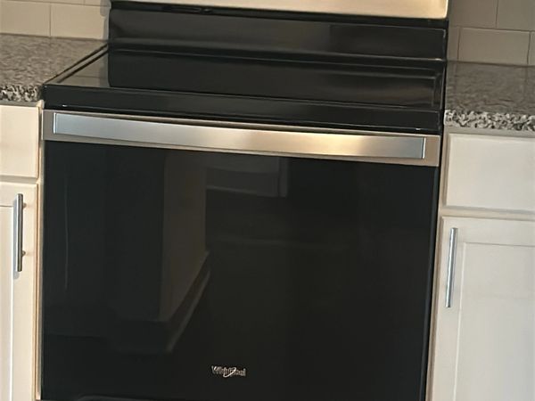 "Move-in/move-out cleaning service with eco-friendly products in Jacksonville, FL."