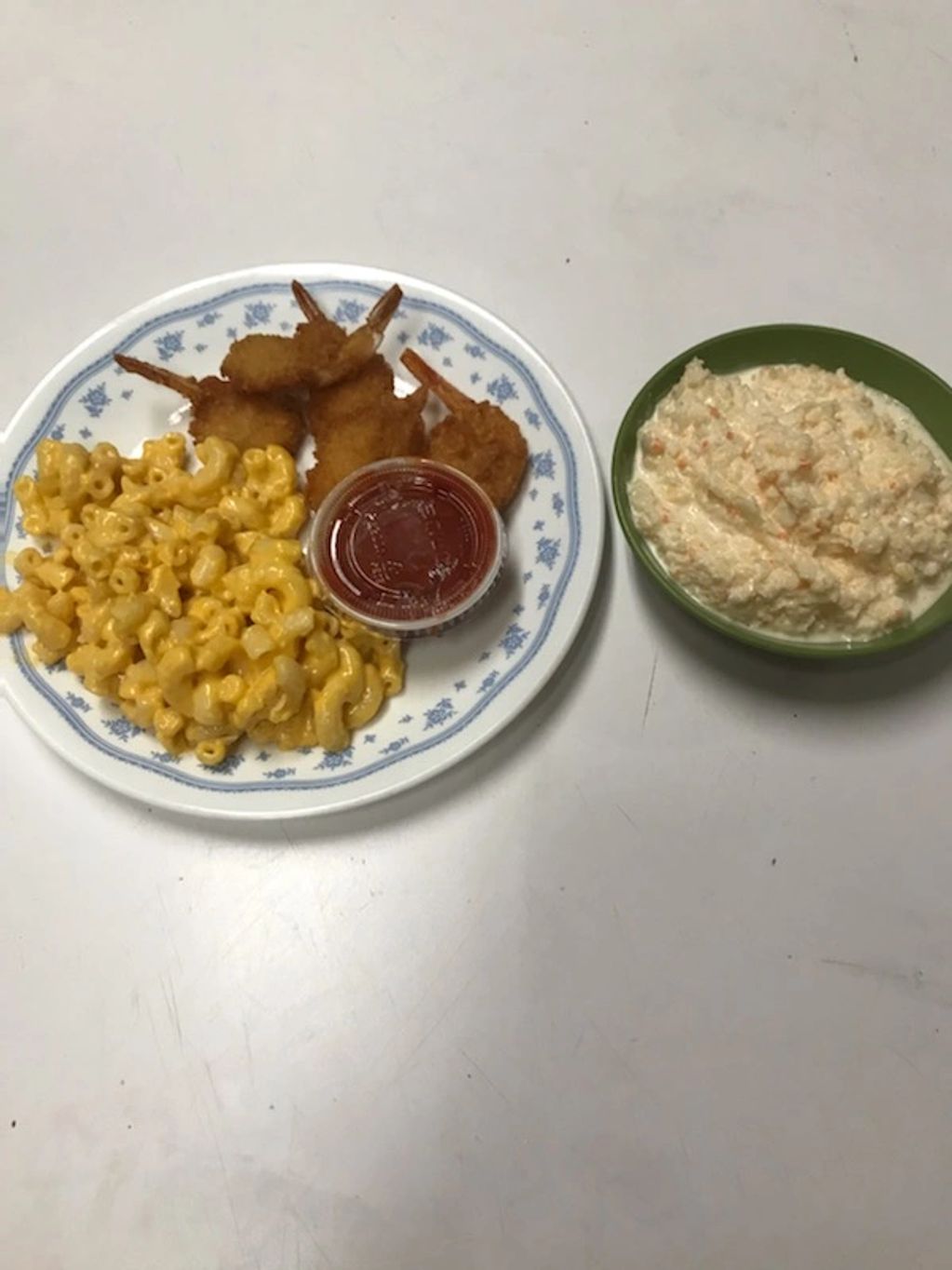 Fantail Shrimp, mac & Cheese , coleslaw