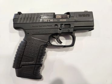 3 inch barrel
Ambidextrous Mag Release
Interchangeable back straps
Trigger Safety
Comes with two mag