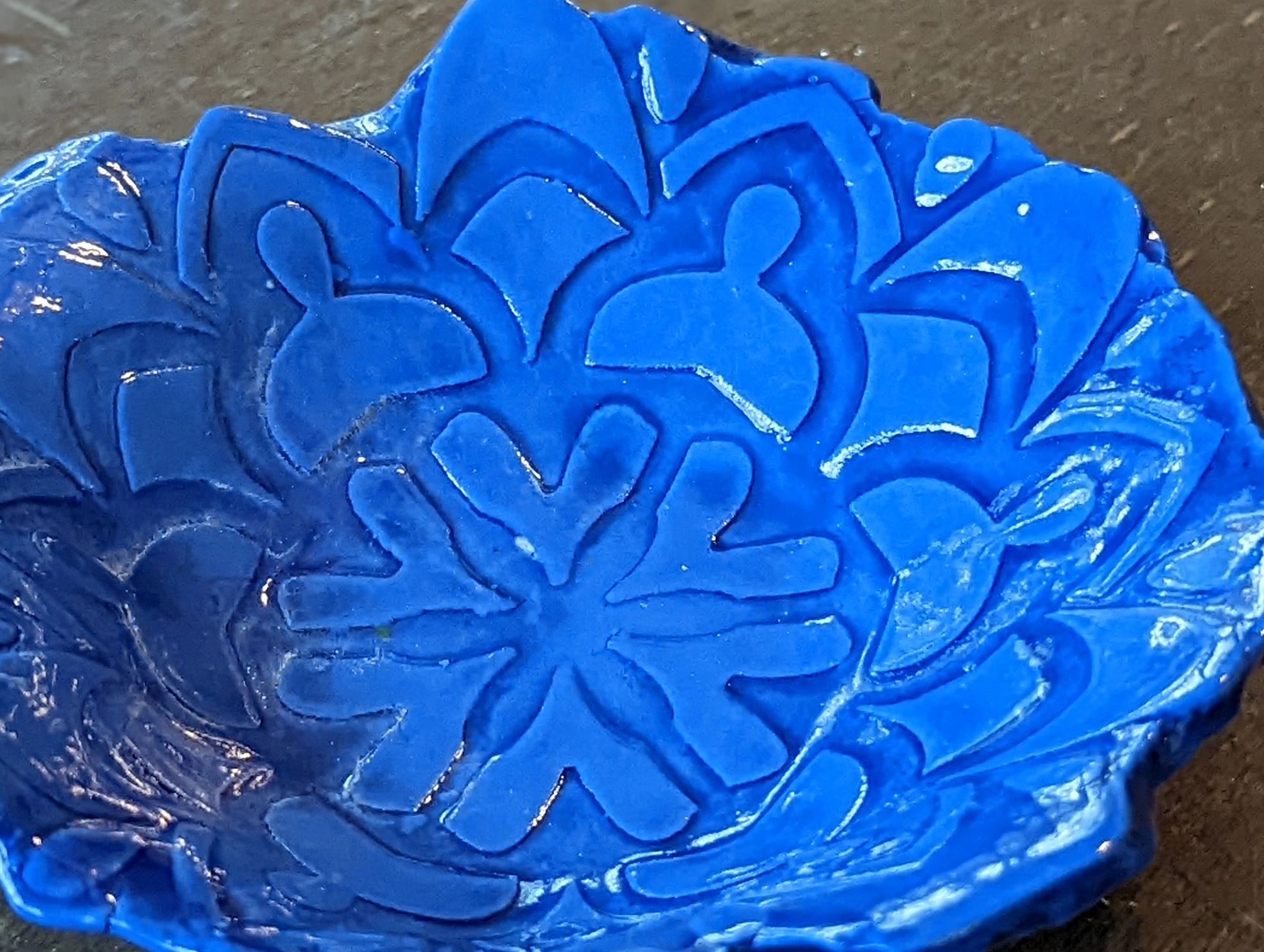 blue porcelain snowflake imprinted dish
