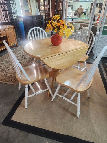 Table 4 chairs white tan drop leaf