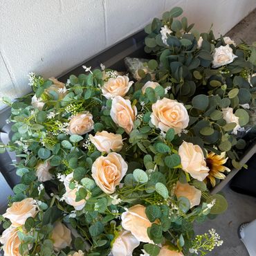 Beautiful flowers that can be added to any Arch