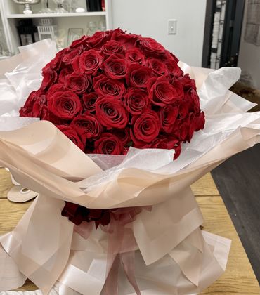 Giant 100 Red Rose bouquet