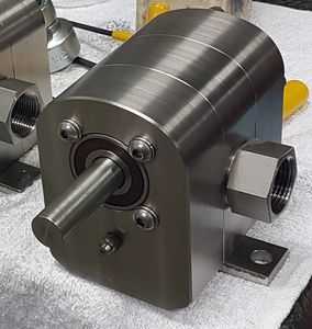 Heritage Pump for maple syrup